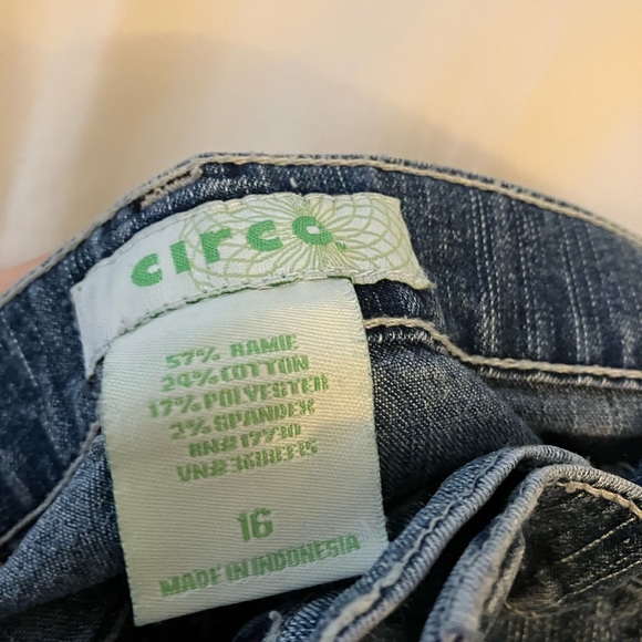 Jeans - Picture 2 of 2